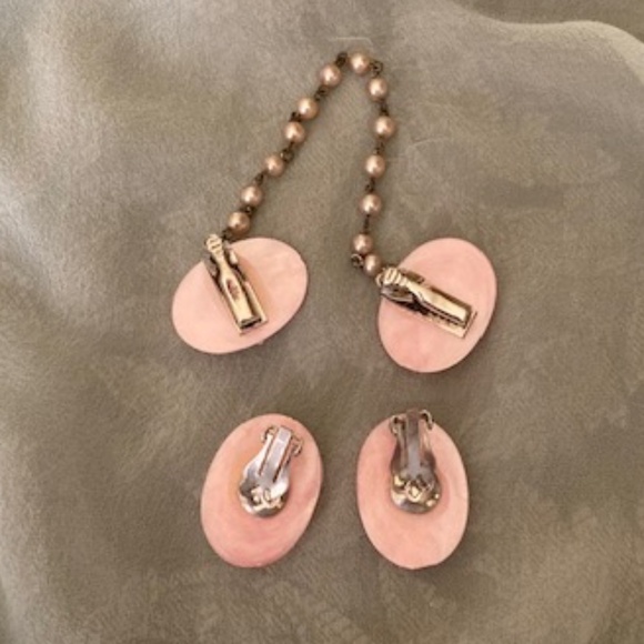 VTG Sweater Clip and Earrings - Picture 6 of 8